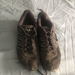 Adidas brown suede tennis shoes